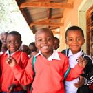 Onderwijs projecten in Tanzania Iringa groepsfoto kinderen
