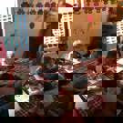 Onderwijs project Sri Lanka Liam aan het tekenen 